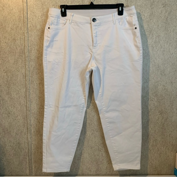 CJ Banks Signature Slimming Ankle Shaped Fit Women's White Jeans Mid Rise 18w - Picture 1 of 10